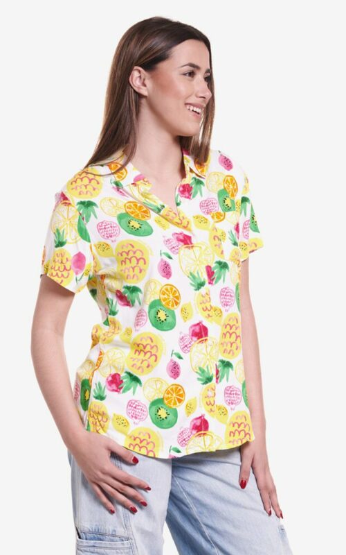 Camisa para mujer con originales frutas estampadas